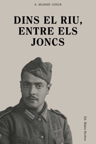 Dins el riu, entre els joncs